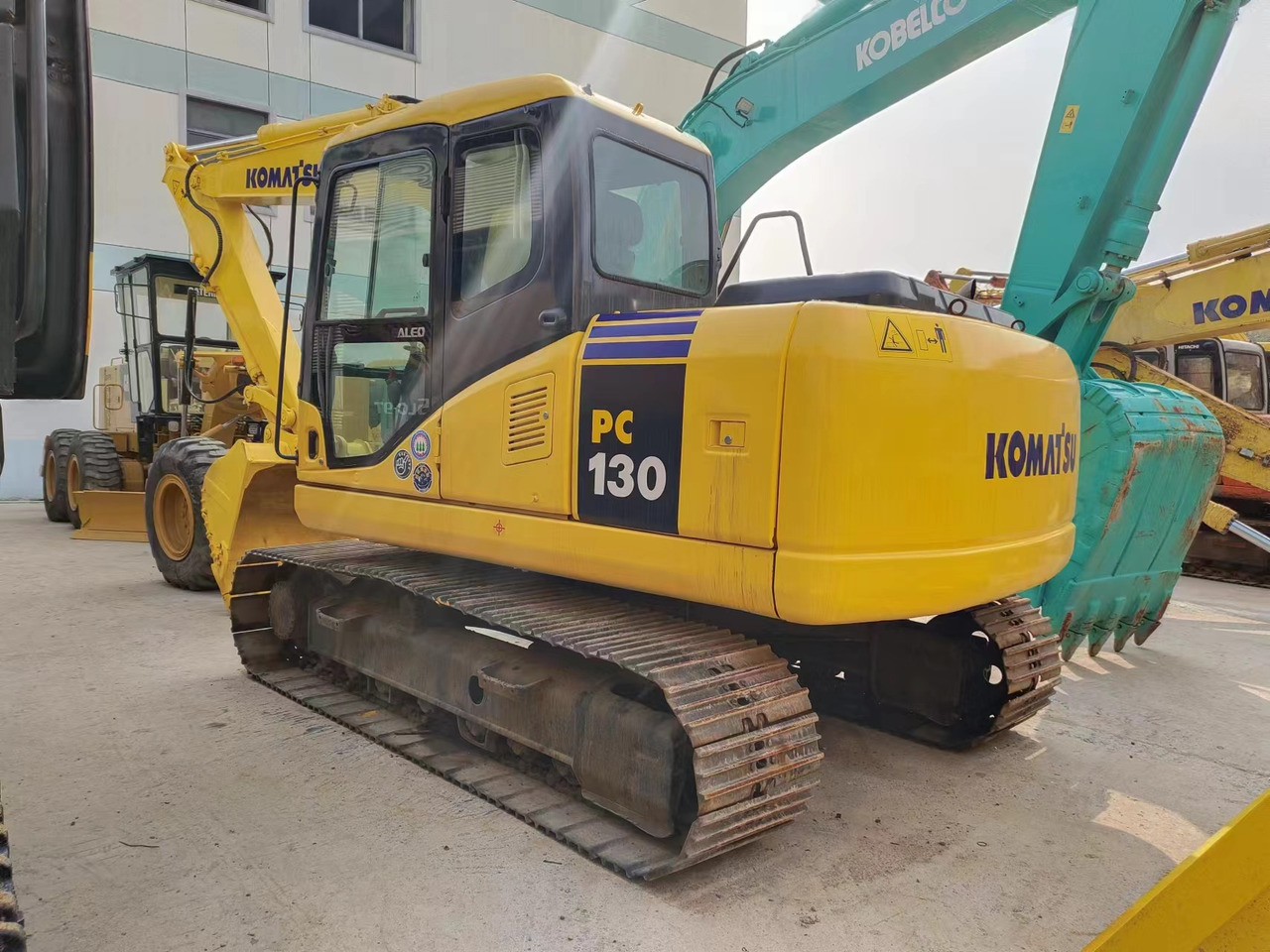 KOMATSU PC130-7 - Crawler excavator: picture 4 KOMATSU PC130-7 - Crawler excavator: picture 4