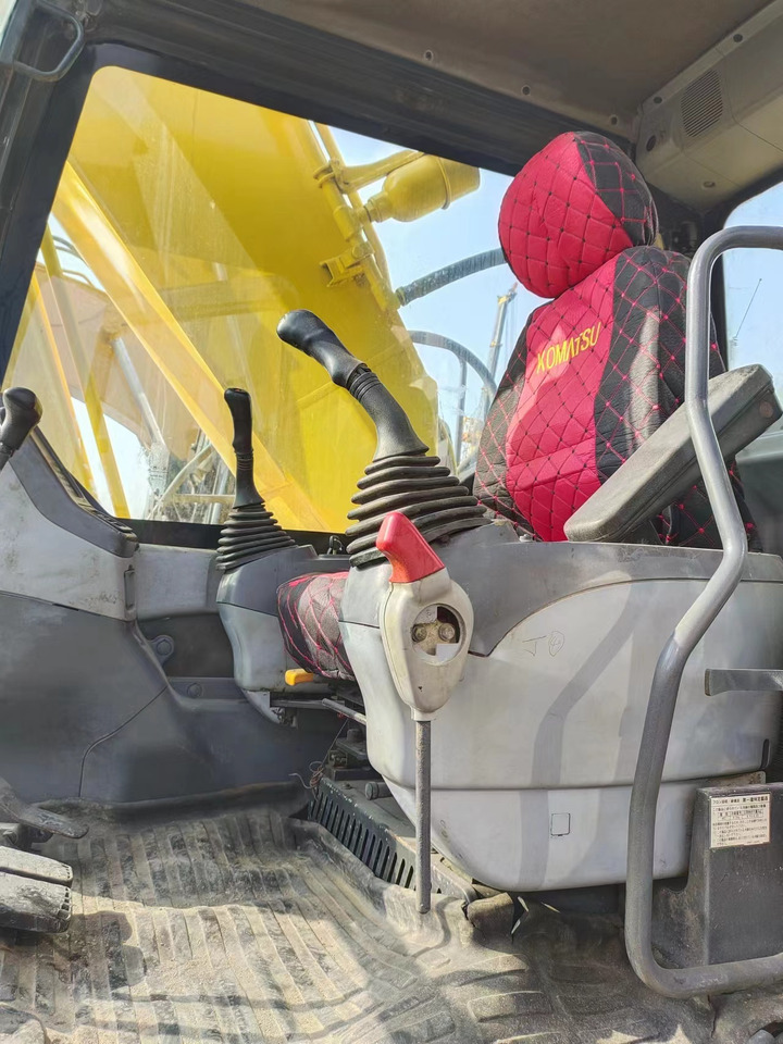KOMATSU PC200-7 - Crawler excavator: picture 3 KOMATSU PC200-7 - Crawler excavator: picture 3
