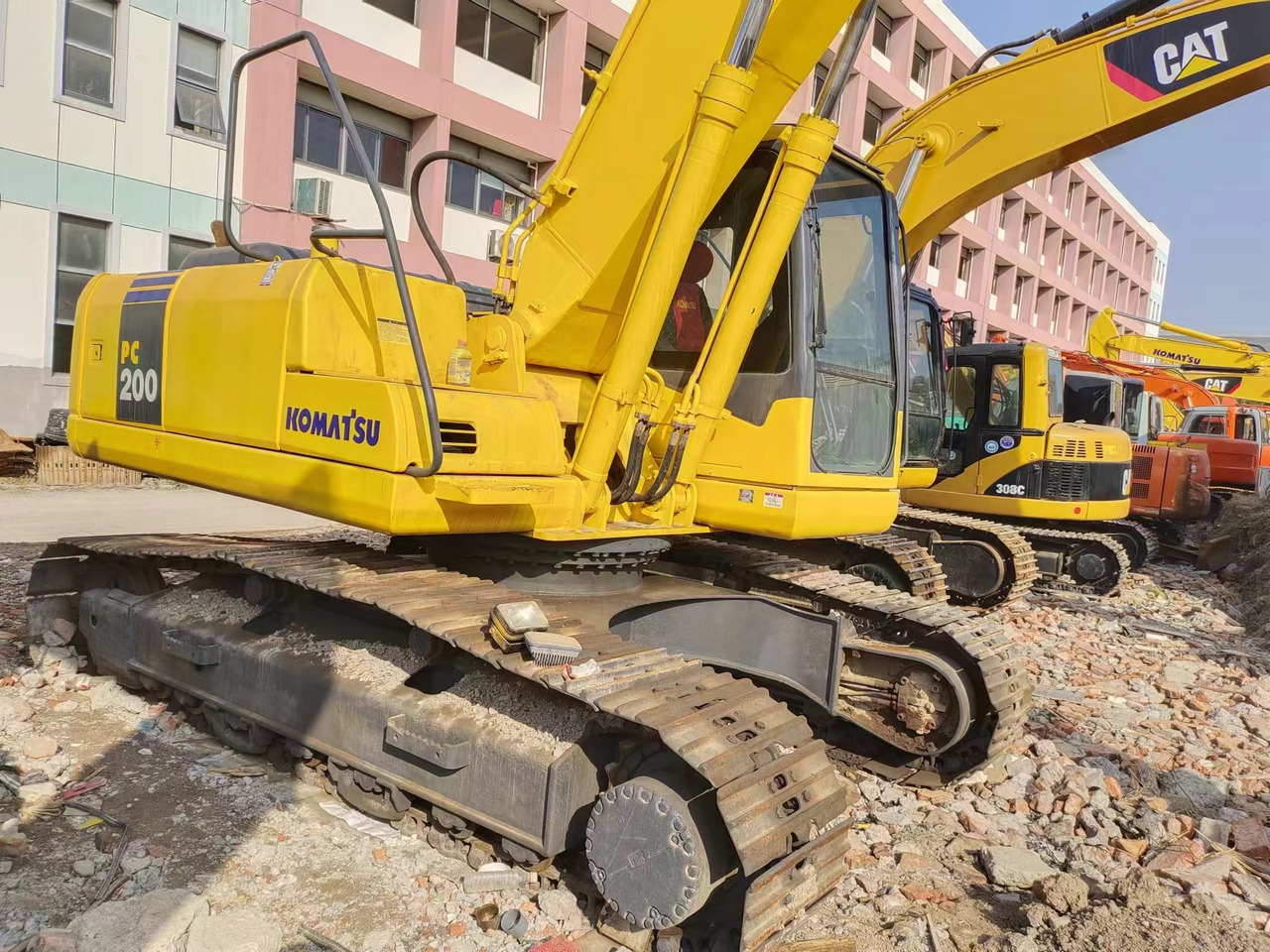 KOMATSU PC200-7 - Crawler excavator: picture 5 KOMATSU PC200-7 - Crawler excavator: picture 5