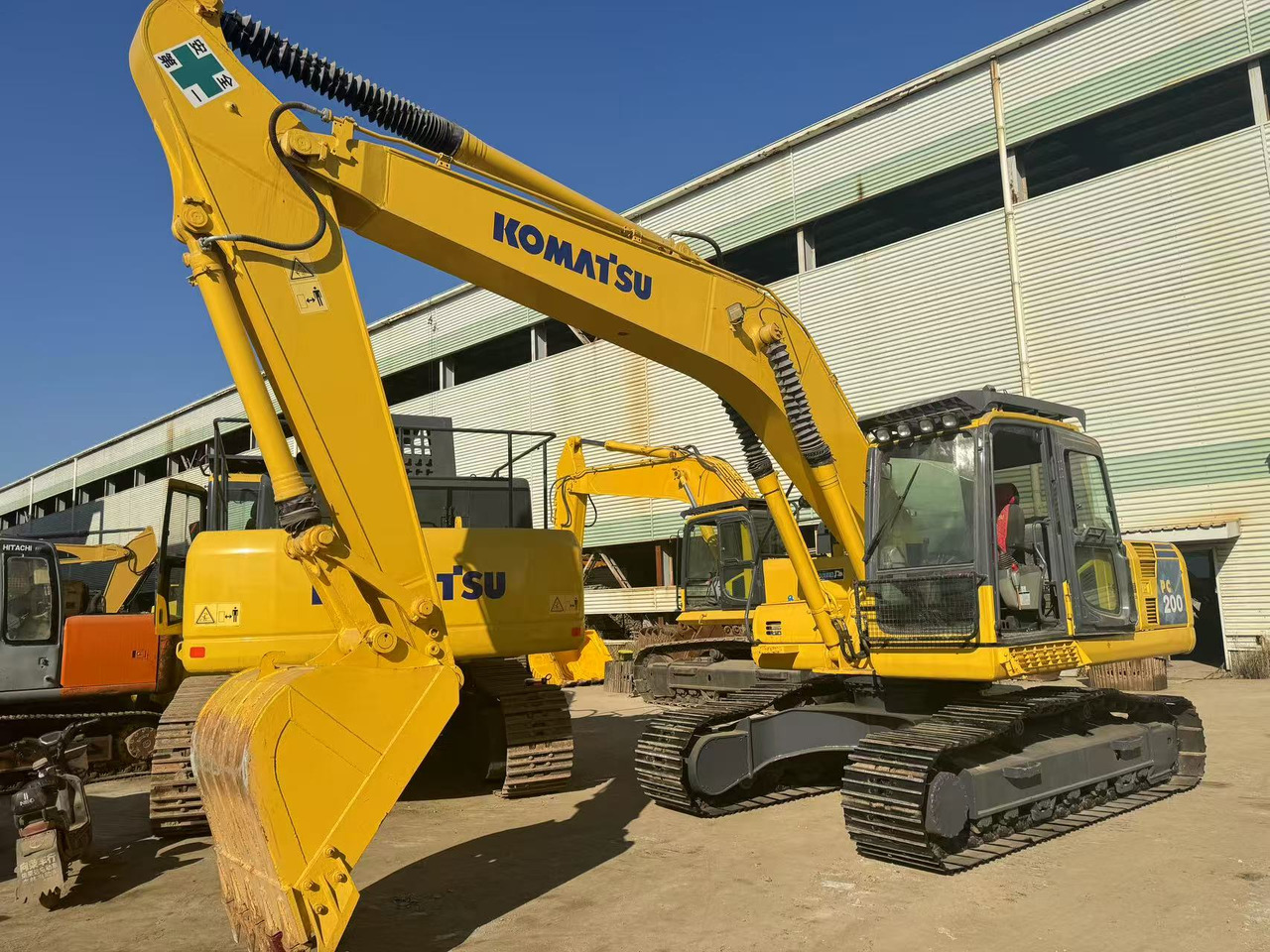 KOMATSU PC200-8 - Crawler excavator: picture 1 KOMATSU PC200-8 - Crawler excavator: picture 1