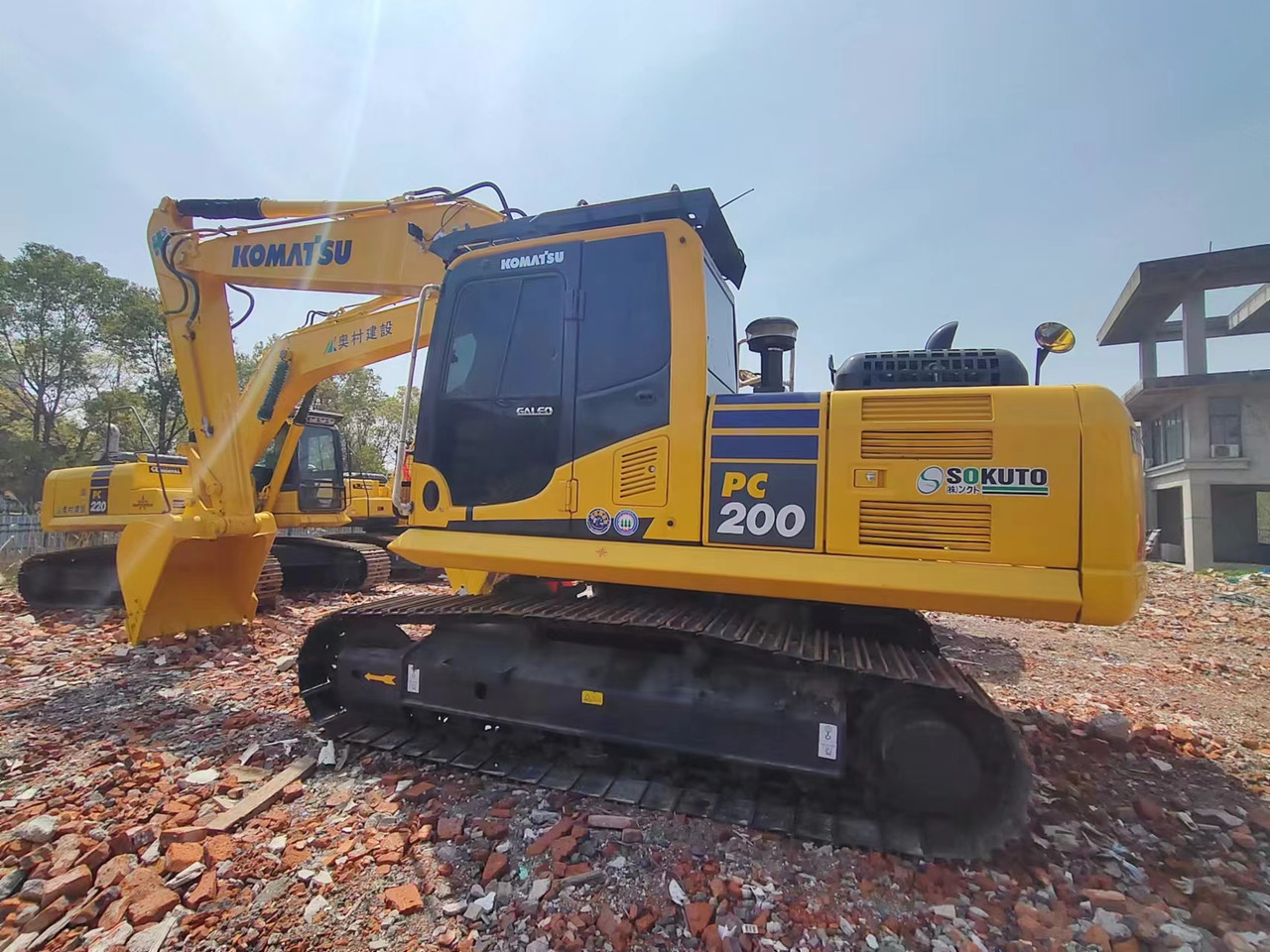 KOMATSU PC200-8N1 - Crawler excavator: picture 1 KOMATSU PC200-8N1 - Crawler excavator: picture 1