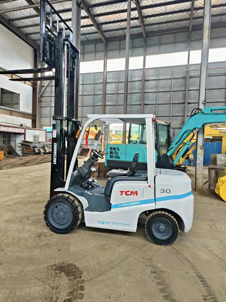 TCM FD30 - Diesel forklift: picture 2 TCM FD30 - Diesel forklift: picture 2