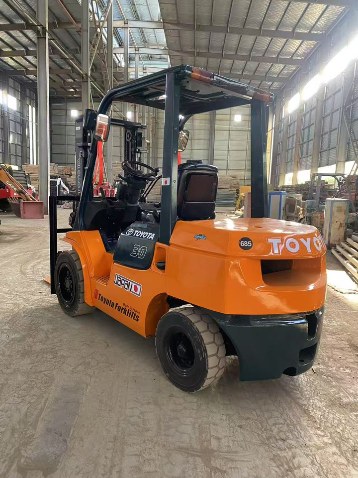 TOYOTA FD30 - Diesel forklift: picture 2 TOYOTA FD30 - Diesel forklift: picture 2