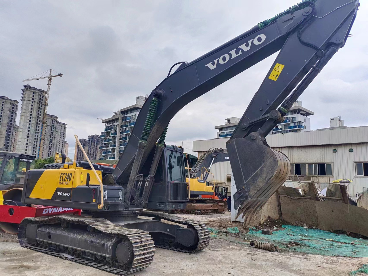 New Crawler excavator VOLVO EC240: picture 7