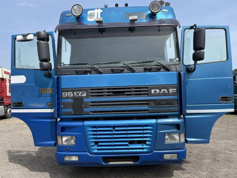 DAF XF 95.530 Tractor unit - Tractor unit: picture 2 DAF XF 95.530 Tractor unit - Tractor unit: picture 2