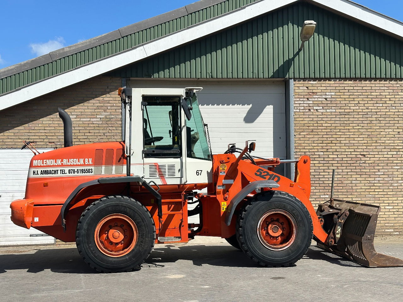Wheel loader Case 521D: picture 6
