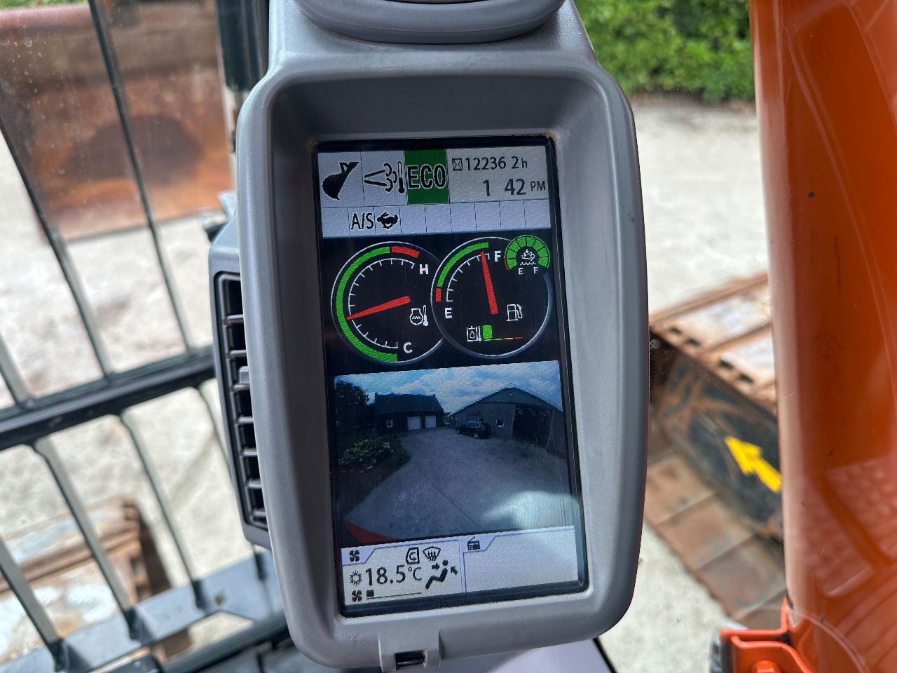 Crawler excavator Hitachi ZX350LC-6: picture 11