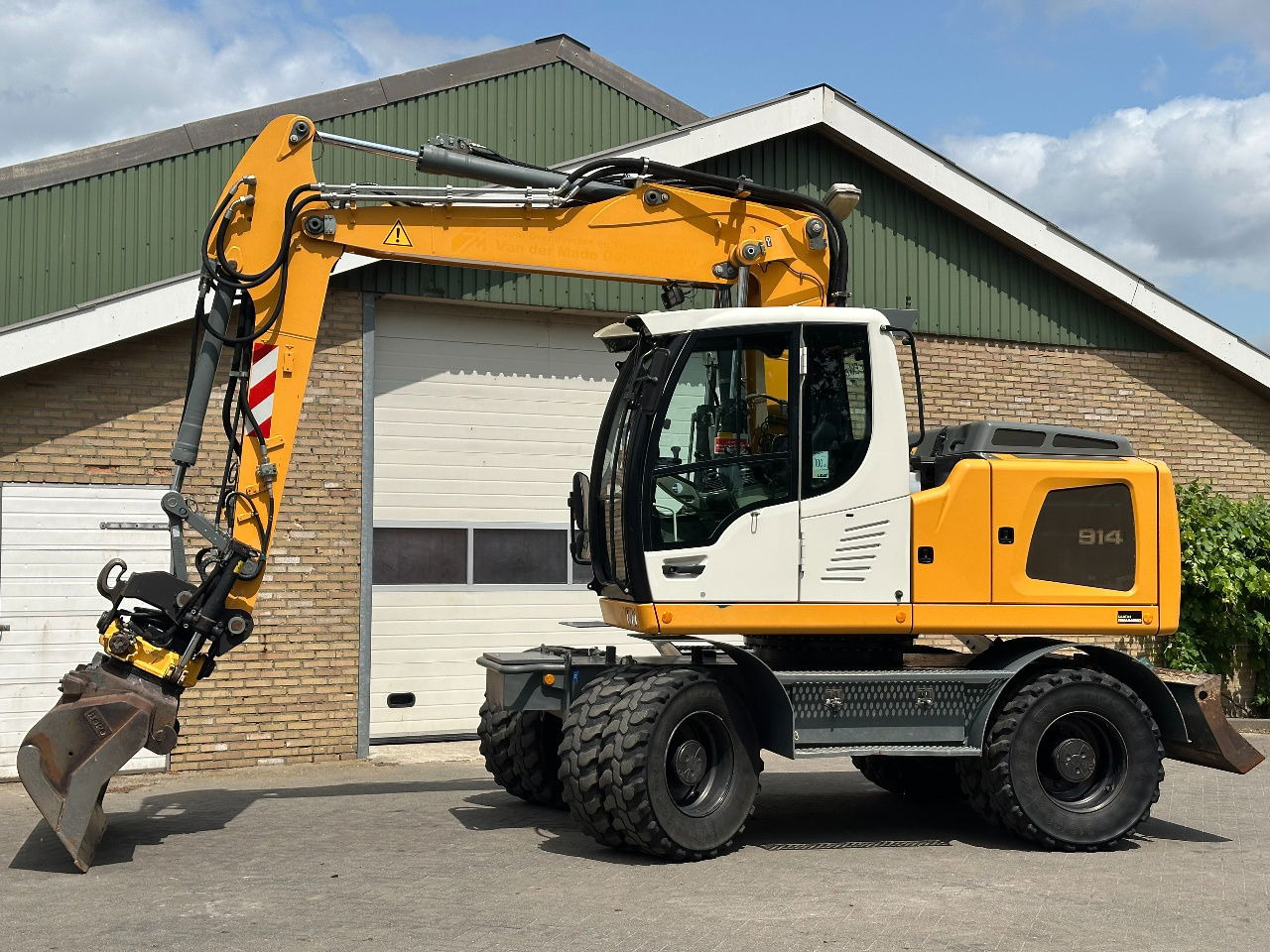 Liebherr A914 - Wheel excavator: picture 1 Liebherr A914 - Wheel excavator: picture 1