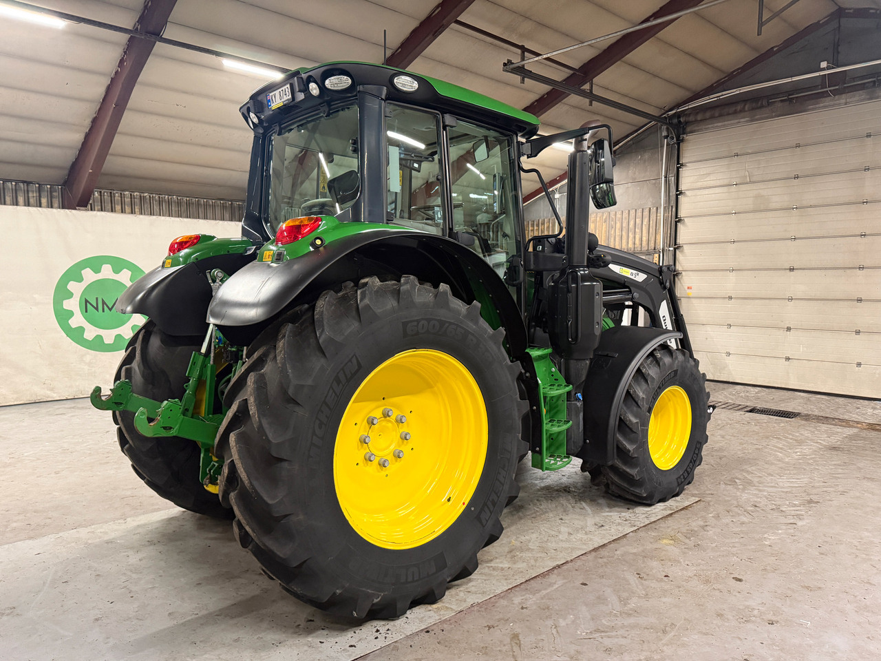 John Deere 6140M - Farm tractor: picture 5 John Deere 6140M - Farm tractor: picture 5