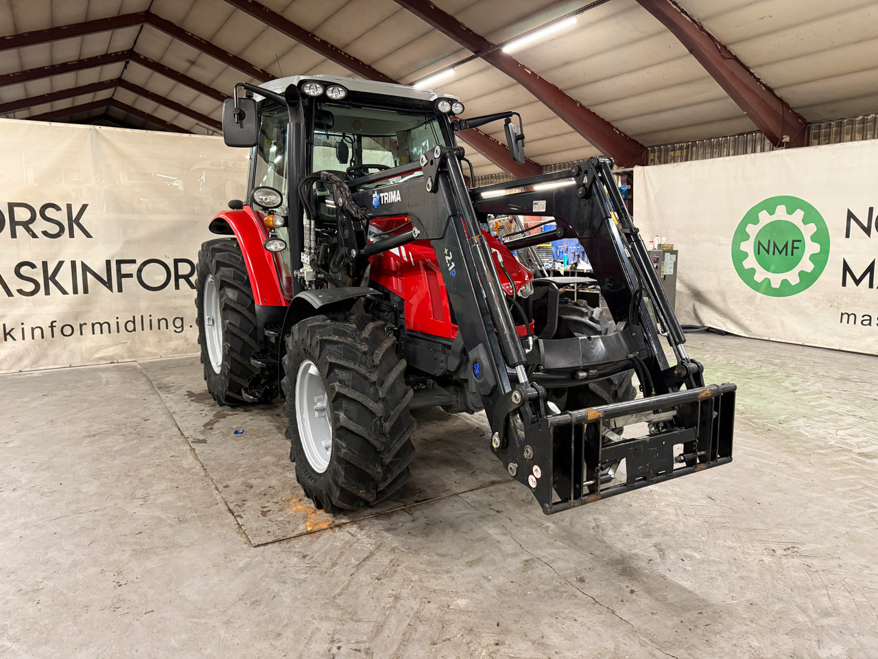 Farm tractor Massey Ferguson 5712 SL Dyna4: picture 7