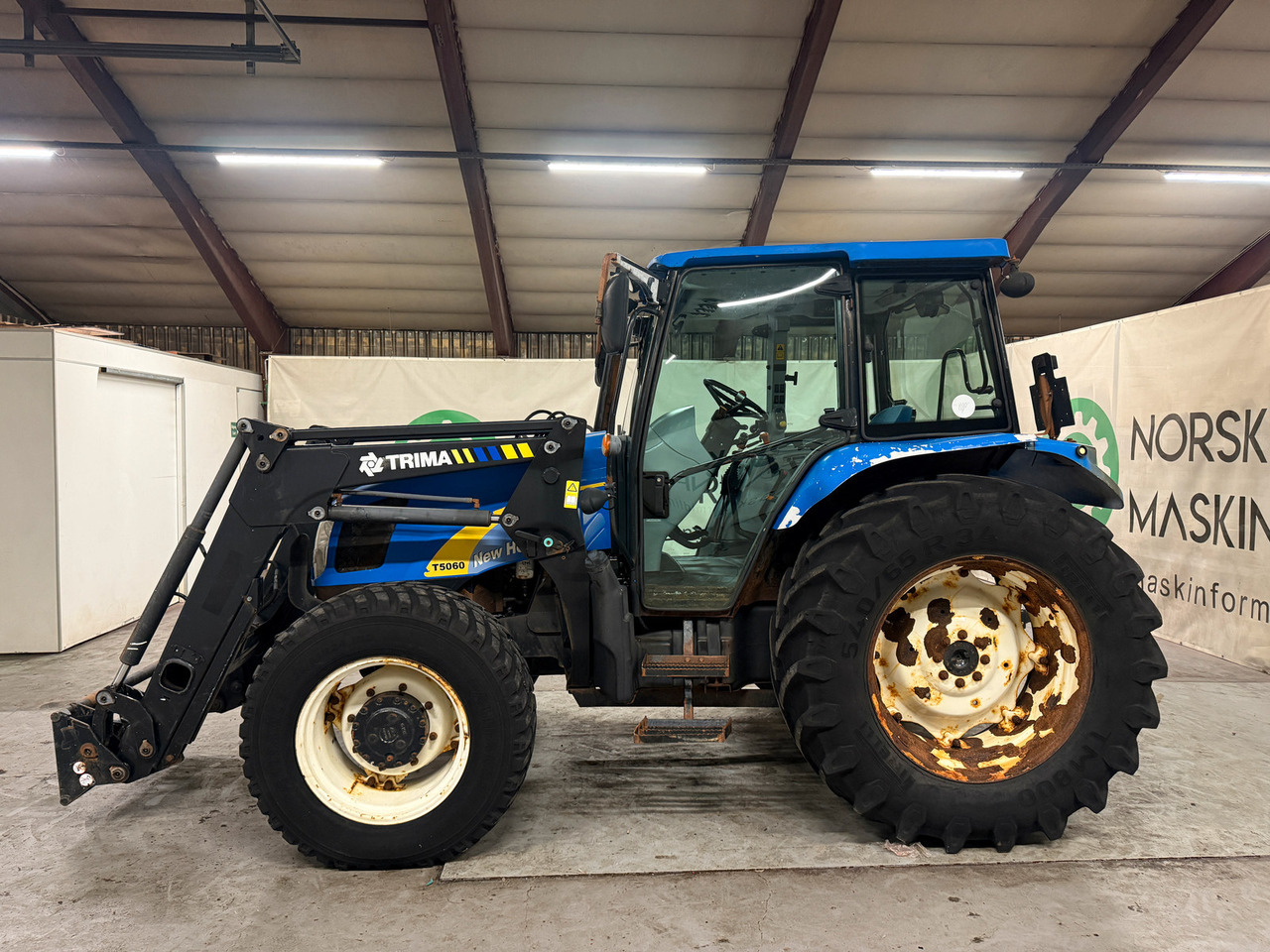 New Holland T5060 - Farm tractor: picture 2 New Holland T5060 - Farm tractor: picture 2