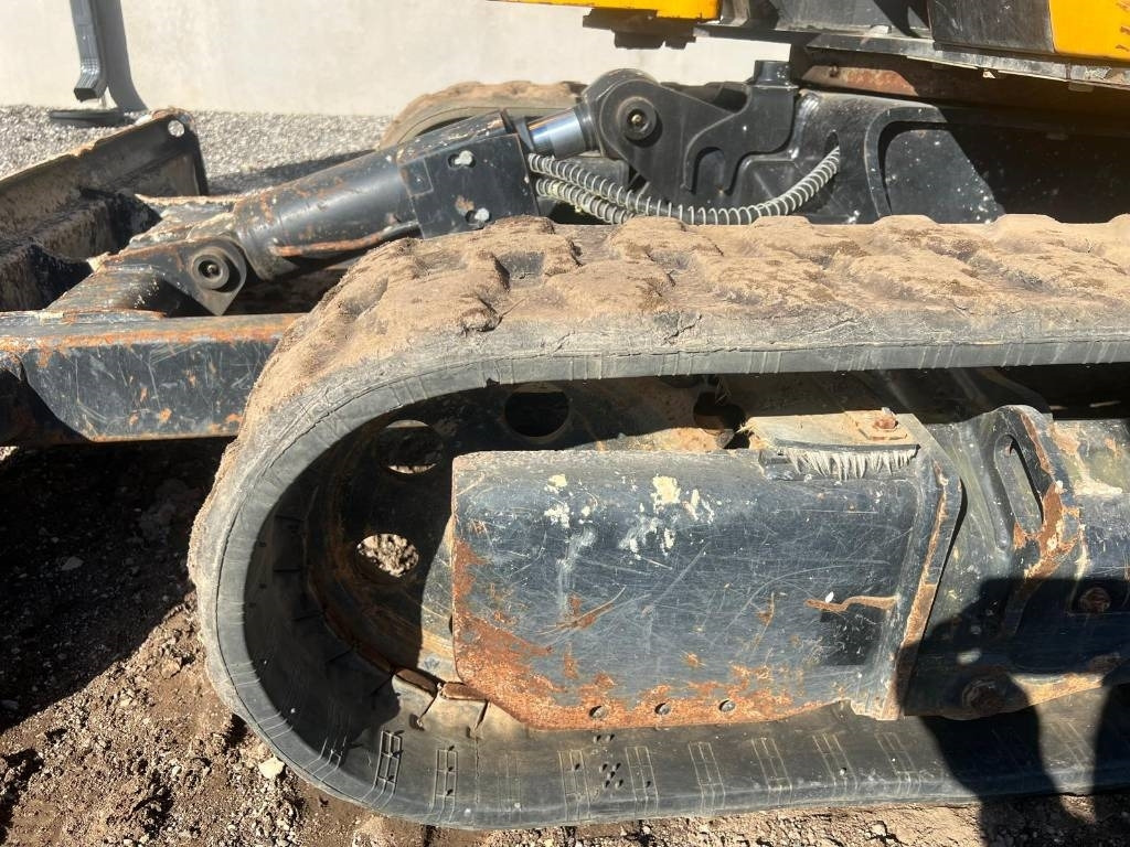 Mini excavator JCB 8026 CTS: picture 8