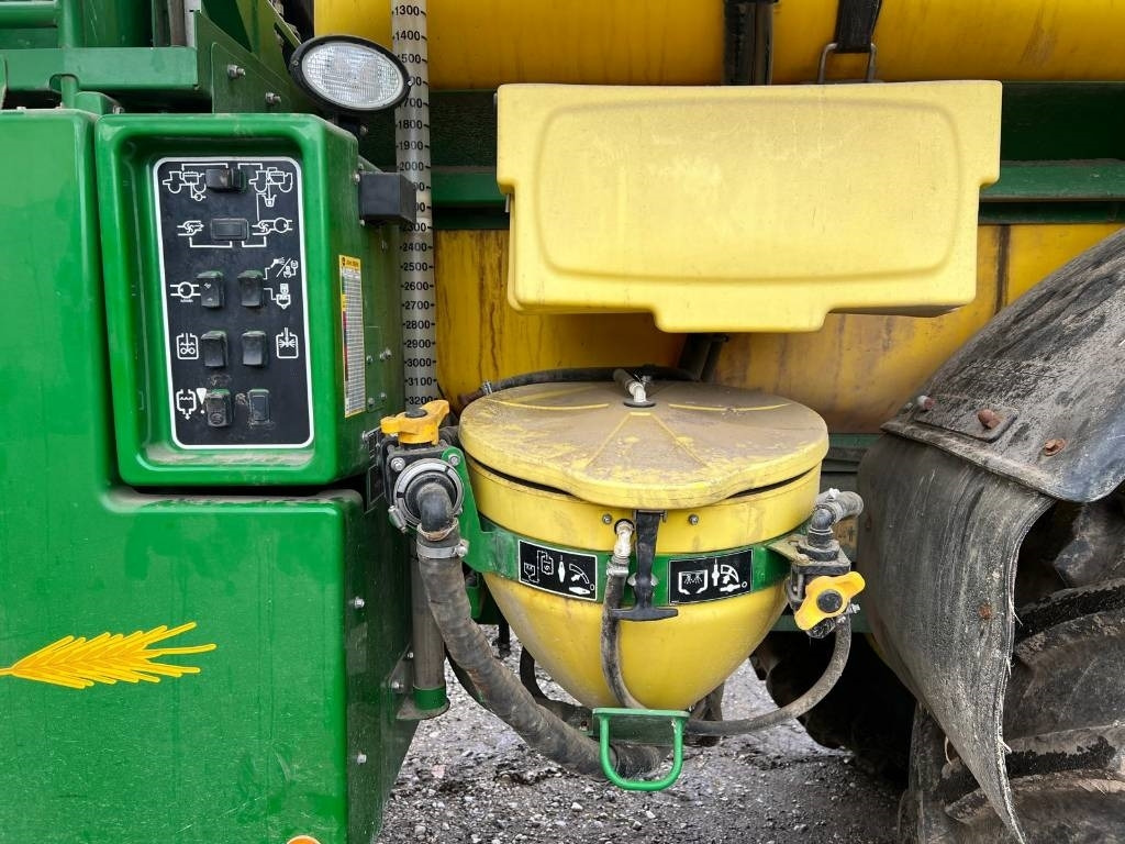 Lease a John Deere R4040i  John Deere R4040i: picture 13