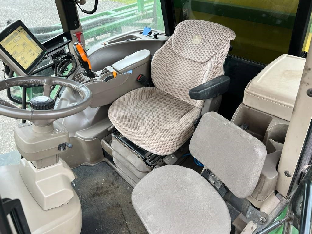 Lease a John Deere R4040i  John Deere R4040i: picture 18