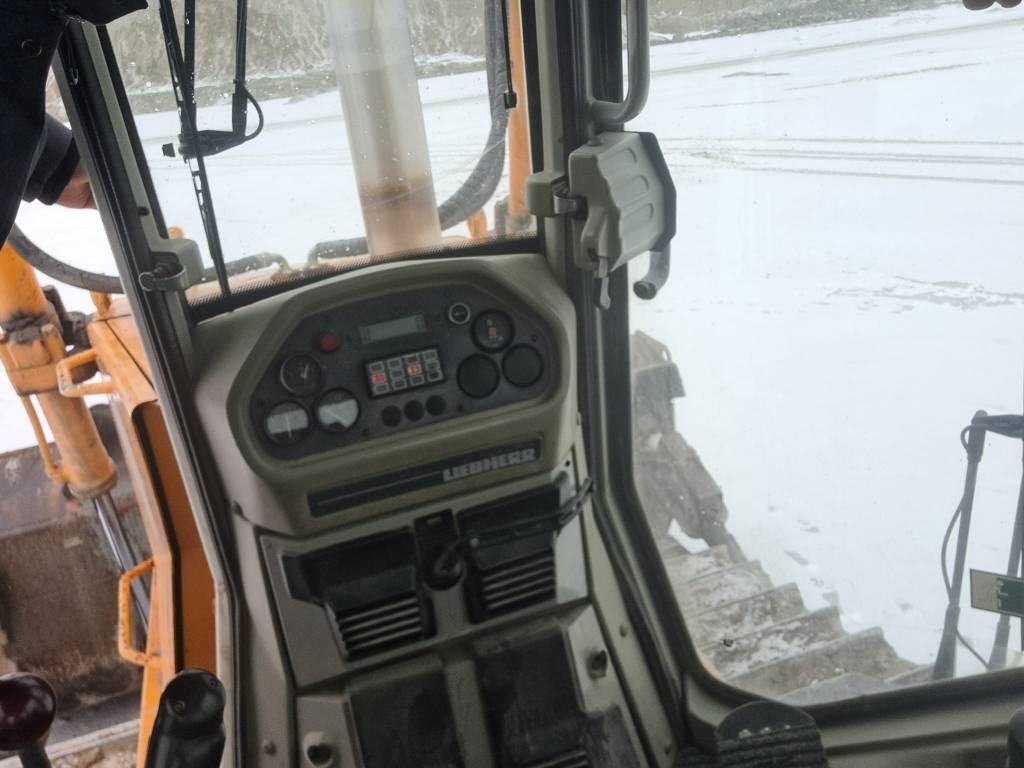 Bulldozer Liebherr PR 734 L: picture 17