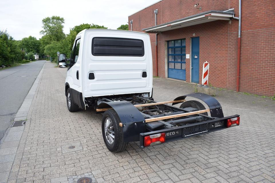 Iveco Daily 35 S21 3,0 Automatik Luftfederung Tempomat - Mini artic tractor unit: picture 5 Iveco Daily 35 S21 3,0 Automatik Luftfederung Tempomat - Mini artic tractor unit: picture 5
