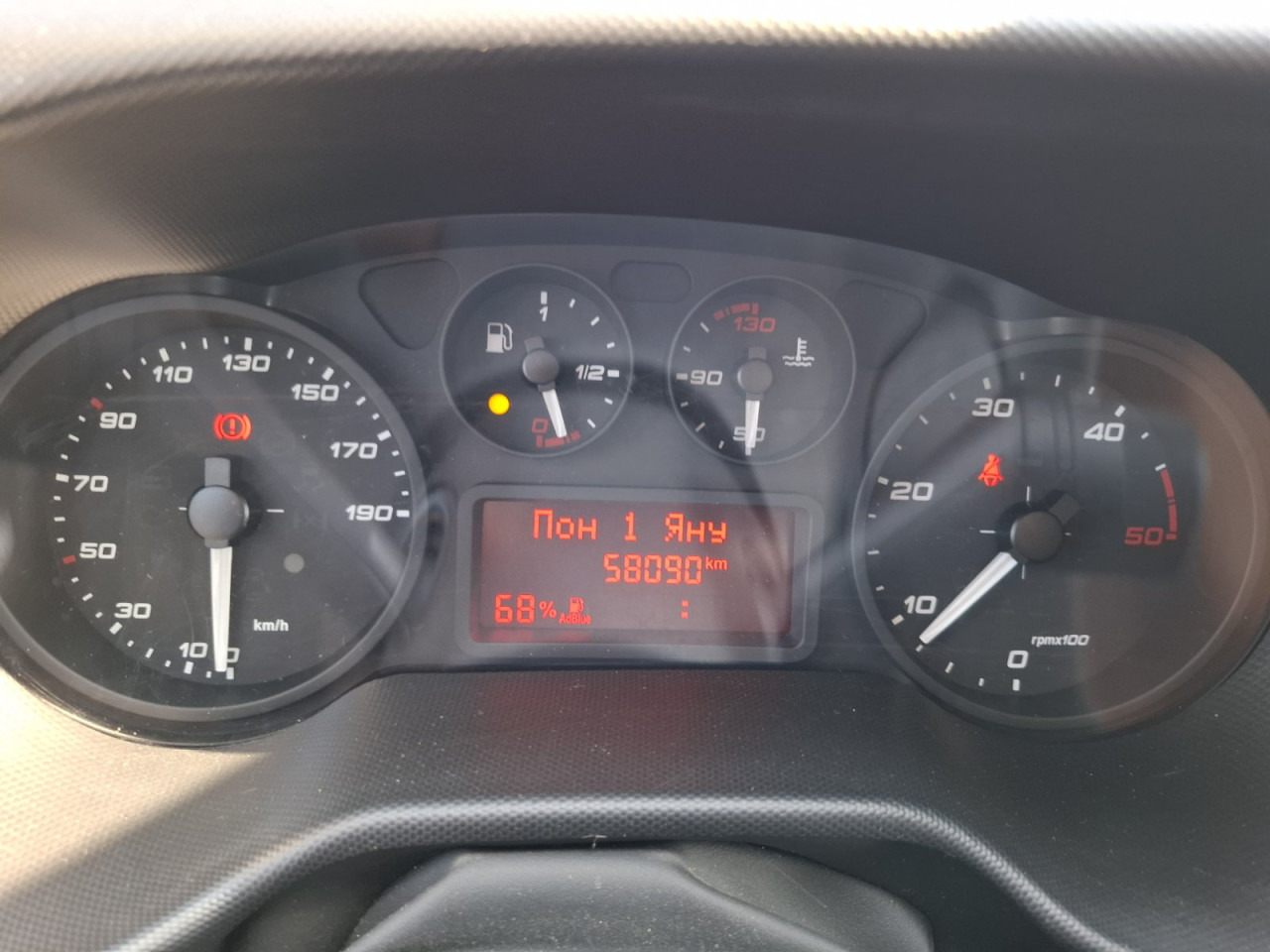 IVECO Daily 35C16H3.0 box/lift - Box van: picture 4 IVECO Daily 35C16H3.0 box/lift - Box van: picture 4