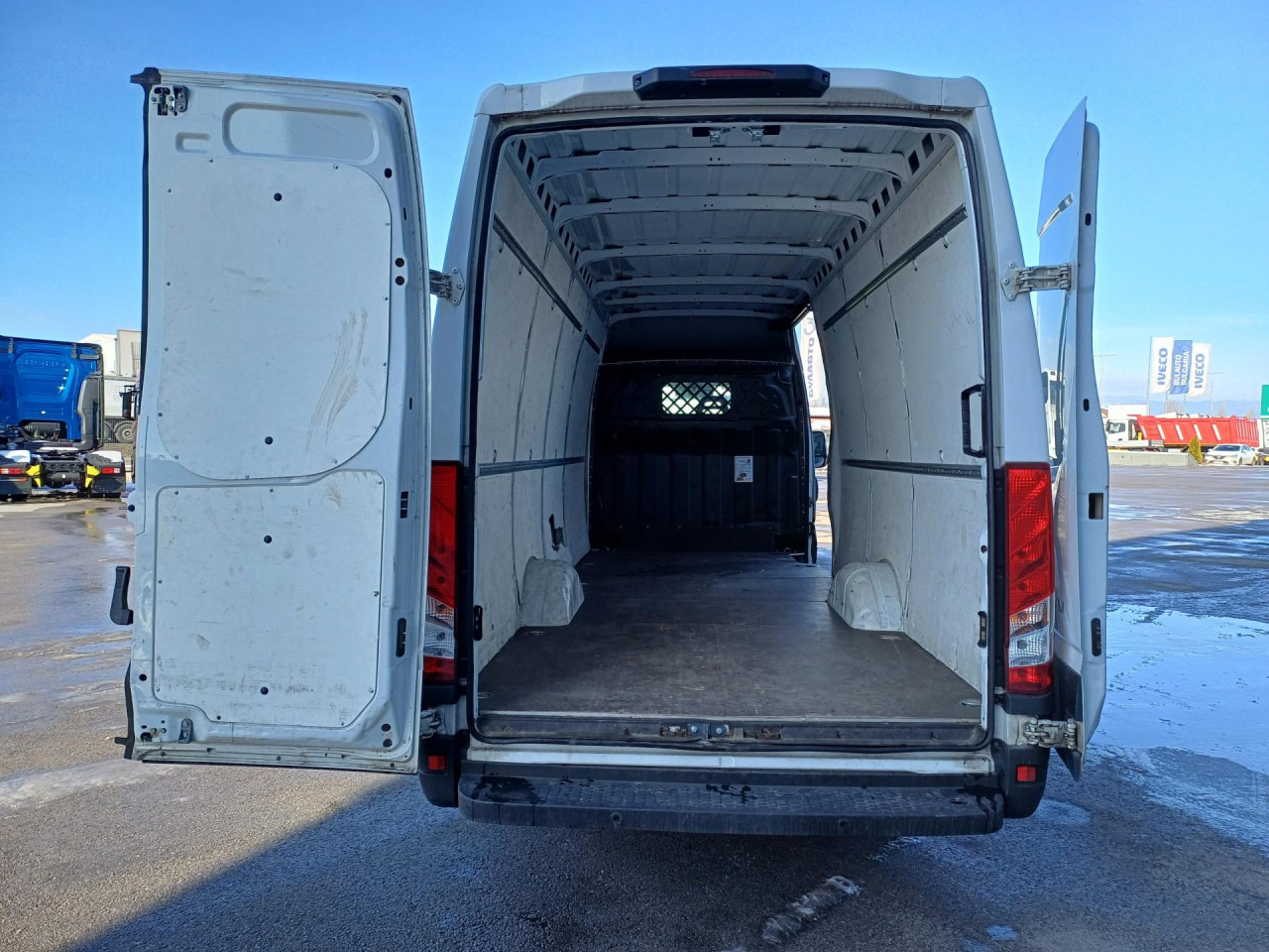 Panel van IVECO Daily 35S16V: picture 6