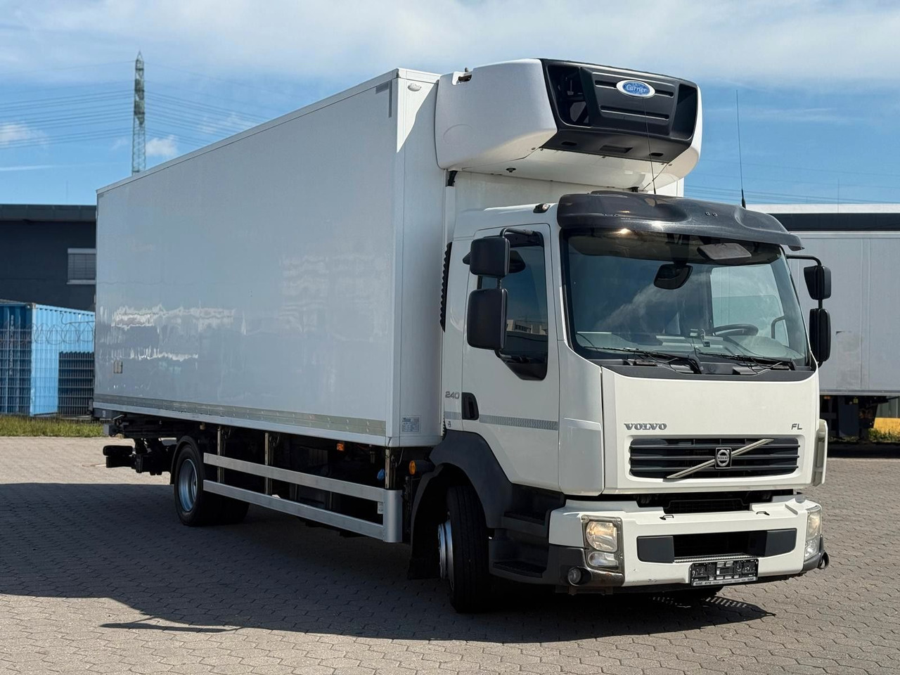 Volvo FL 240 Carrier Easy Cold+Hebebühne - Refrigerator truck: picture 2 Volvo FL 240 Carrier Easy Cold+Hebebühne - Refrigerator truck: picture 2