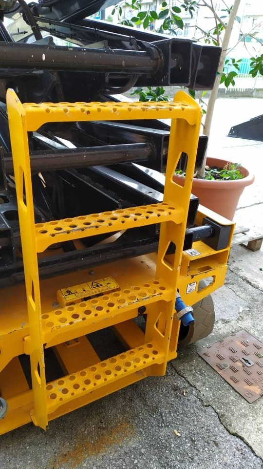 JCB S4550E - Scissor lift: picture 3 JCB S4550E - Scissor lift: picture 3
