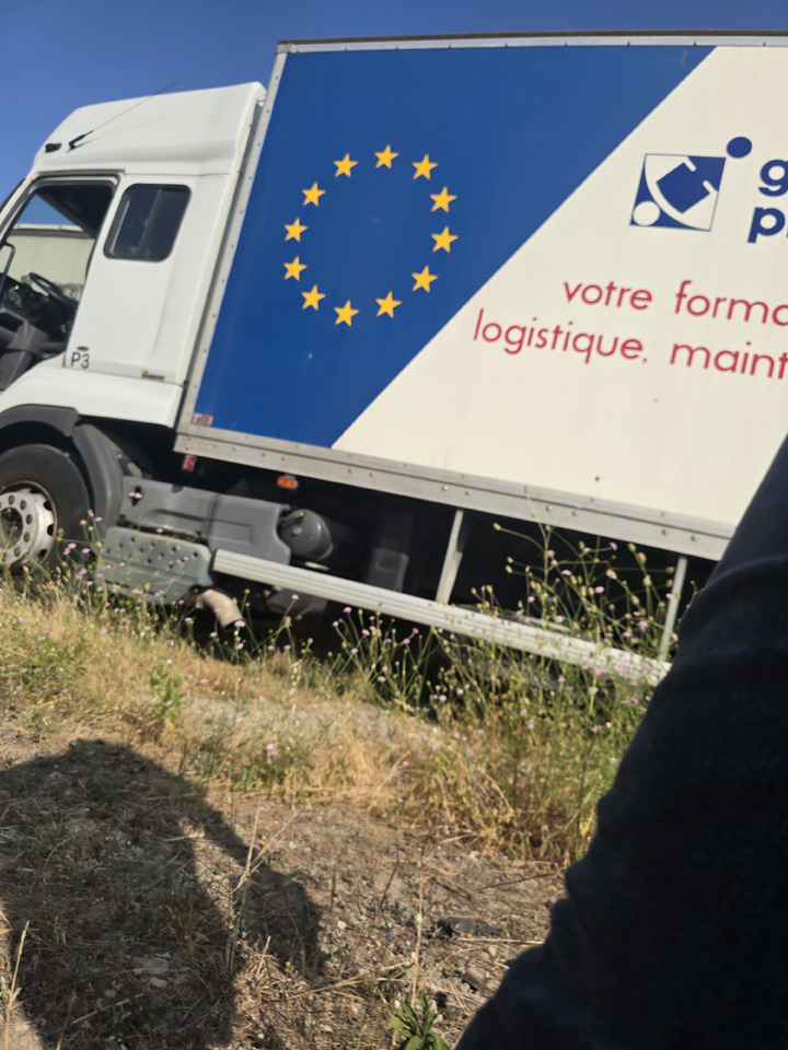 Box truck Renault PREMIUM 300: picture 7