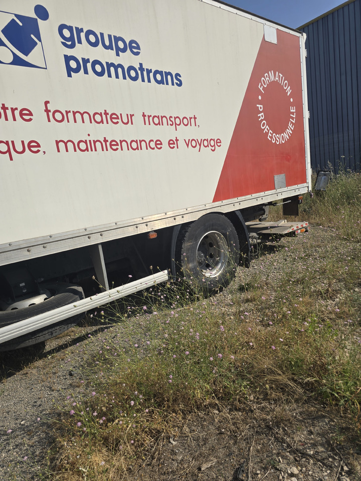 Renault PREMIUM 300 - Box truck: picture 3 Renault PREMIUM 300 - Box truck: picture 3