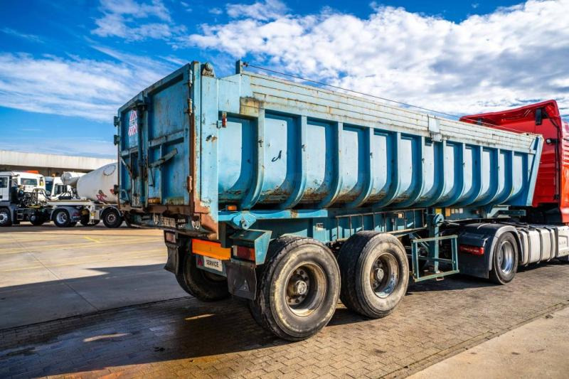 Benalu FRUEHAUF DF33 - Tipper semi-trailer: picture 4 Benalu FRUEHAUF DF33 - Tipper semi-trailer: picture 4