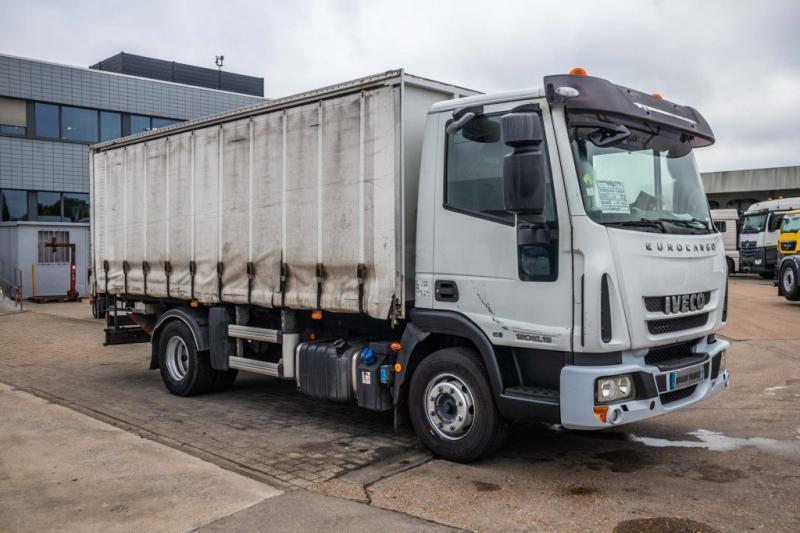 Iveco EUROCARGO 120EL19 - Curtainsider truck: picture 2 Iveco EUROCARGO 120EL19 - Curtainsider truck: picture 2