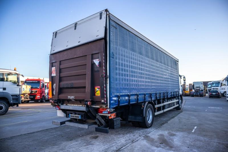 MAN TGM 18.340 BL+DHOLLANDIA - Curtainsider truck: picture 3 MAN TGM 18.340 BL+DHOLLANDIA - Curtainsider truck: picture 3