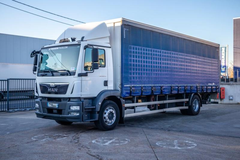 MAN TGM 18.340 BL+DHOLLANDIA - Curtainsider truck: picture 1 MAN TGM 18.340 BL+DHOLLANDIA - Curtainsider truck: picture 1