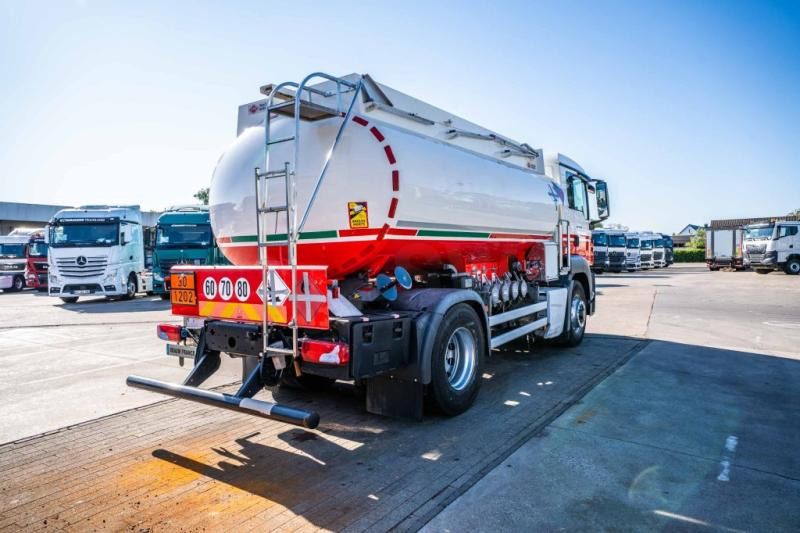 MAN TGS 18.400 4x4H +ALU CM 11.500L /4 COMP - Tank truck: picture 4 MAN TGS 18.400 4x4H +ALU CM 11.500L /4 COMP - Tank truck: picture 4