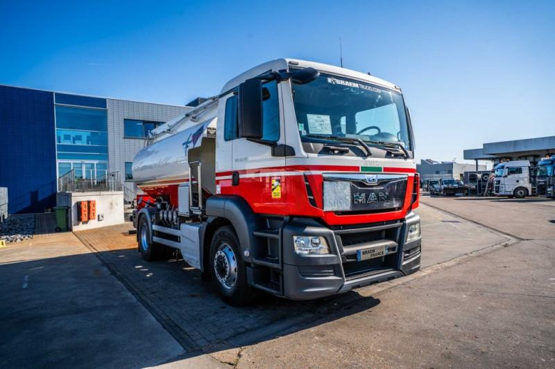 MAN TGS 18.400 4x4H +CM 11.500L /4 COMP - Tank truck: picture 2 MAN TGS 18.400 4x4H +CM 11.500L /4 COMP - Tank truck: picture 2