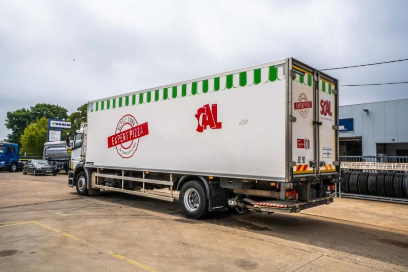 Mercedes AXOR 1824 +CARRIER SUPRA 950 Mt + HAYON - Refrigerator truck: picture 5 Mercedes AXOR 1824 +CARRIER SUPRA 950 Mt + HAYON - Refrigerator truck: picture 5