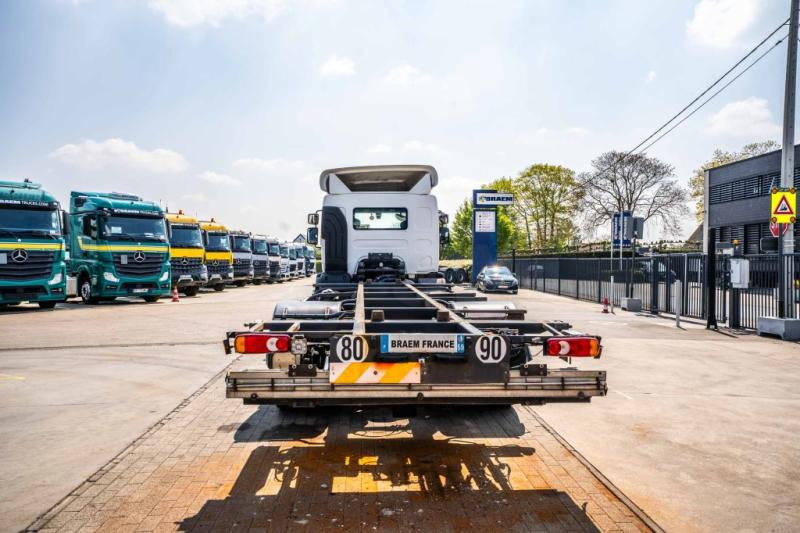 Renault D WIDE 380 DXI - Container transporter/ Swap body truck: picture 4 Renault D WIDE 380 DXI - Container transporter/ Swap body truck: picture 4