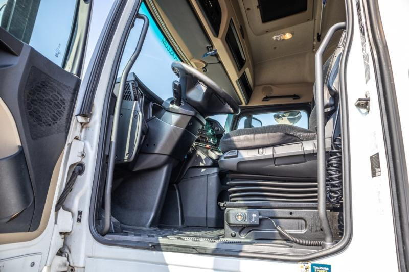 Tractor unit Mercedes ACTROS 1845 LS: picture 8