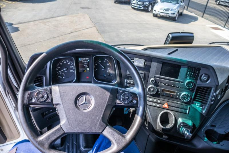Tractor unit Mercedes ACTROS 1845 LS: picture 10