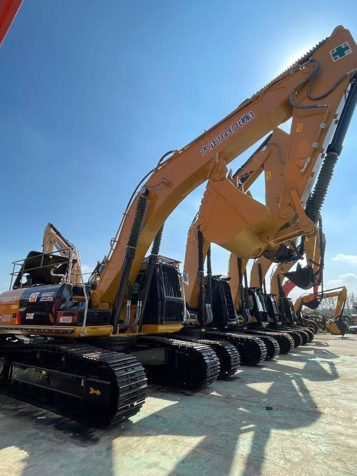 CAT 330D2 - Crawler excavator: picture 1 CAT 330D2 - Crawler excavator: picture 1