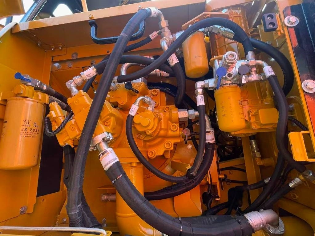 CAT 330D2 - Crawler excavator: picture 5 CAT 330D2 - Crawler excavator: picture 5