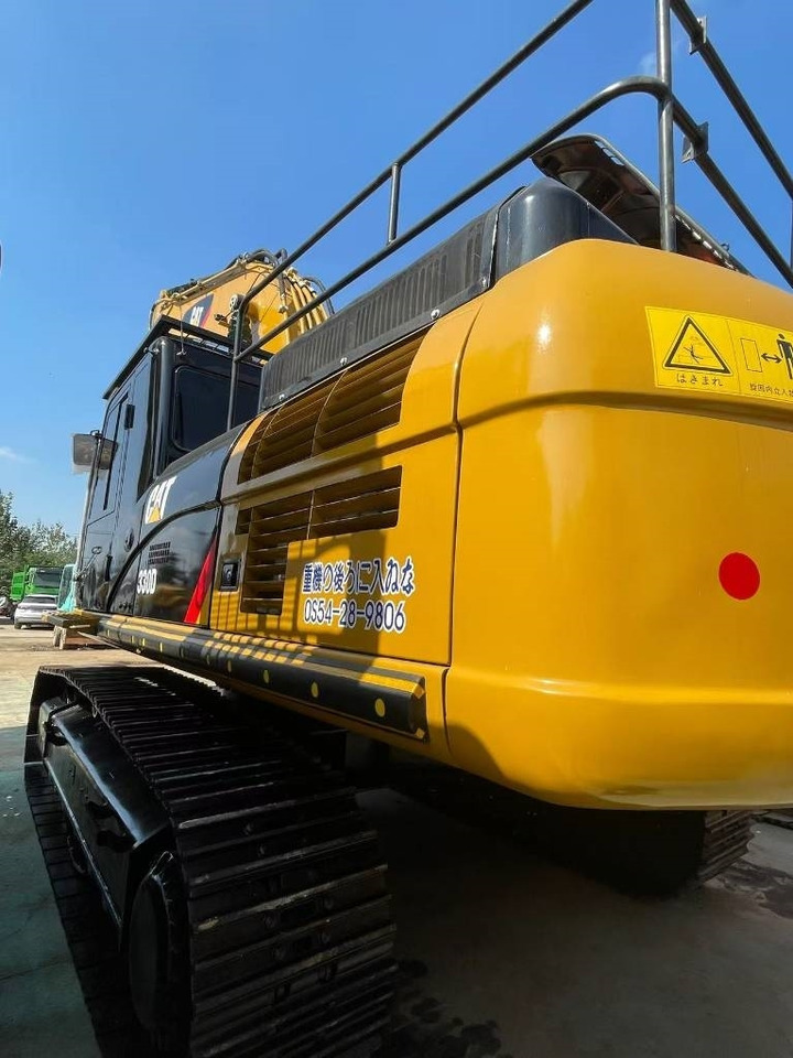 CAT 330D2 - Crawler excavator: picture 3 CAT 330D2 - Crawler excavator: picture 3