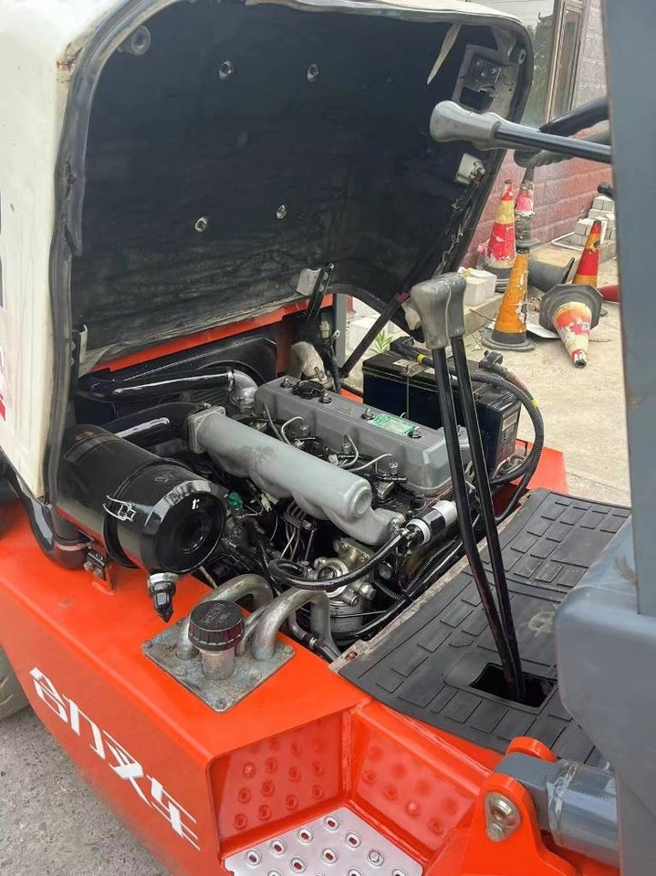 Heli CPC 30 - Diesel forklift: picture 5 Heli CPC 30 - Diesel forklift: picture 5