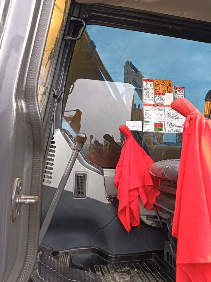 Komatsu PC 130  - Crawler excavator: picture 4 Komatsu PC 130  - Crawler excavator: picture 4