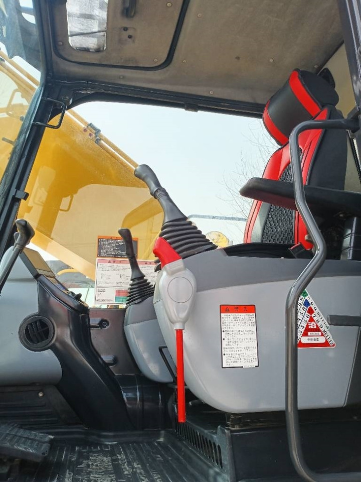 Komatsu PC 200 - Crawler excavator: picture 5 Komatsu PC 200 - Crawler excavator: picture 5