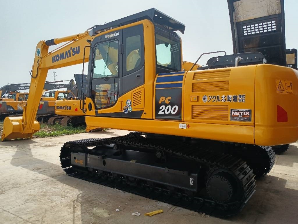 Komatsu PC 200 - Crawler excavator: picture 4 Komatsu PC 200 - Crawler excavator: picture 4