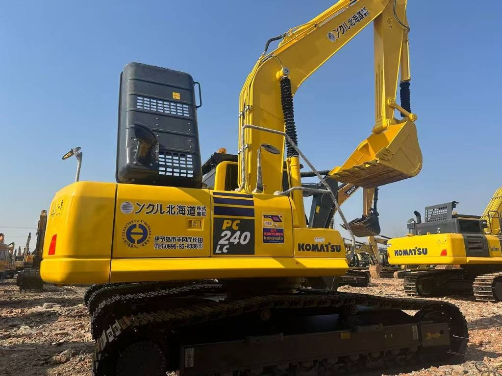Komatsu PC 240  - Crawler excavator: picture 1 Komatsu PC 240  - Crawler excavator: picture 1