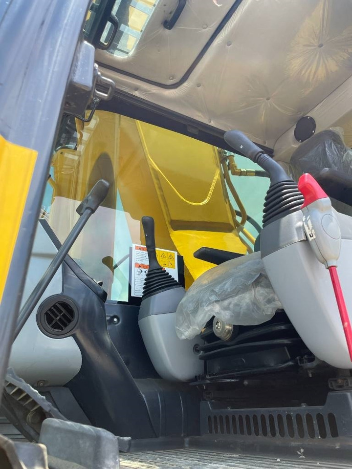 Komatsu PC 400 - Crawler excavator: picture 5 Komatsu PC 400 - Crawler excavator: picture 5