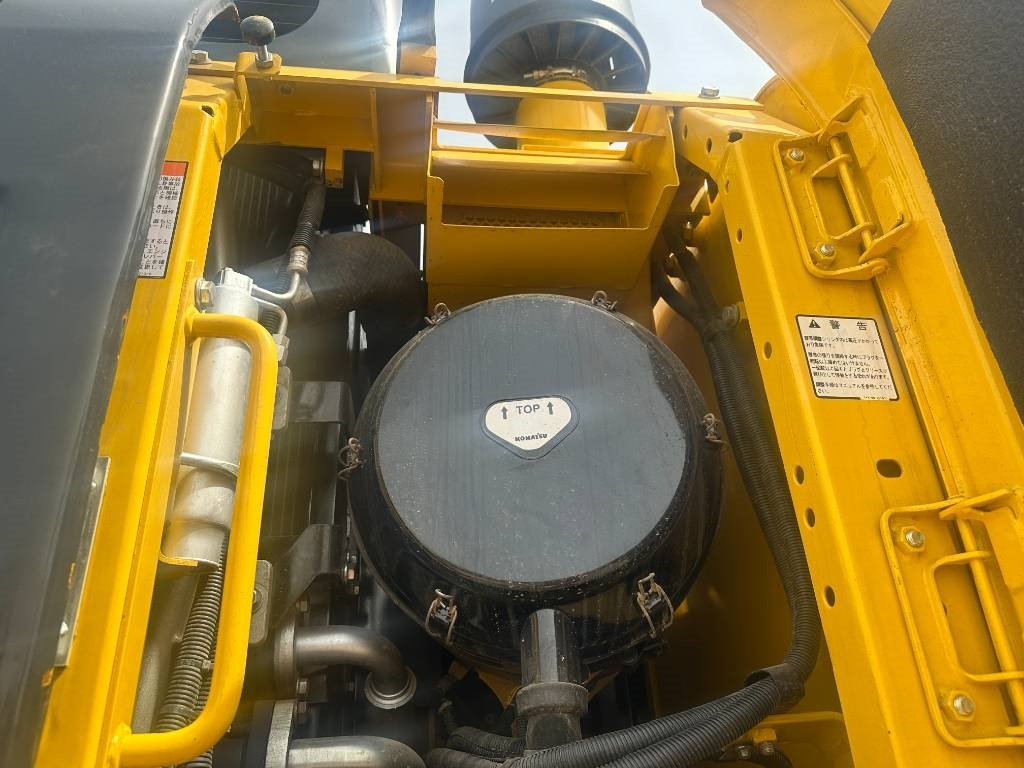 Crawler excavator Komatsu PC 450: picture 7