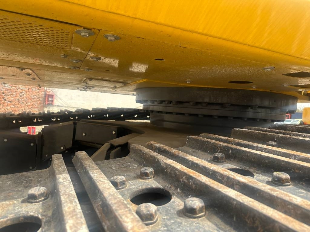 Crawler excavator Komatsu PC 450: picture 8