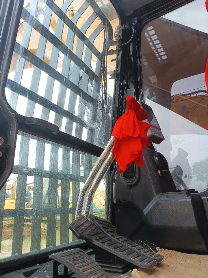 Sany 305H - Crawler excavator: picture 4 Sany 305H - Crawler excavator: picture 4