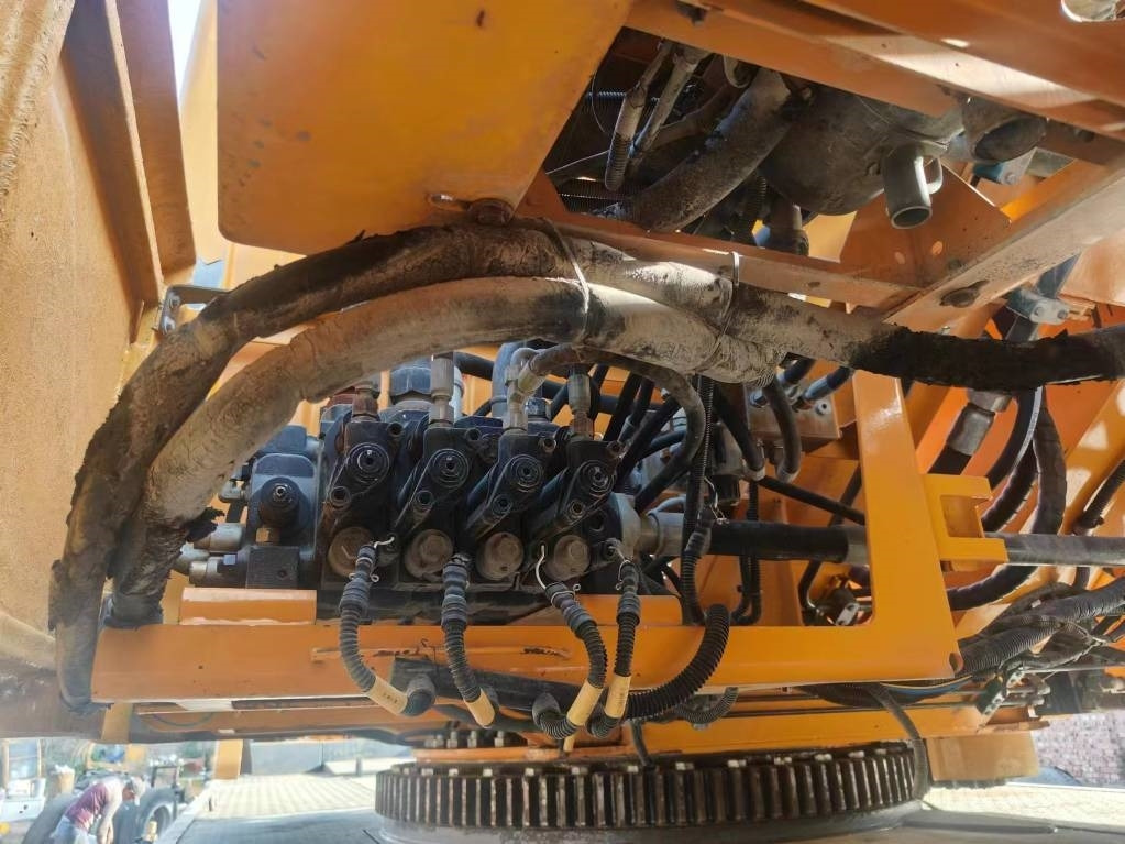 Sany STC 250 H - All terrain crane: picture 3 Sany STC 250 H - All terrain crane: picture 3