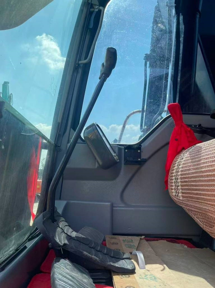 Volvo EC 240 - Crawler excavator: picture 5 Volvo EC 240 - Crawler excavator: picture 5